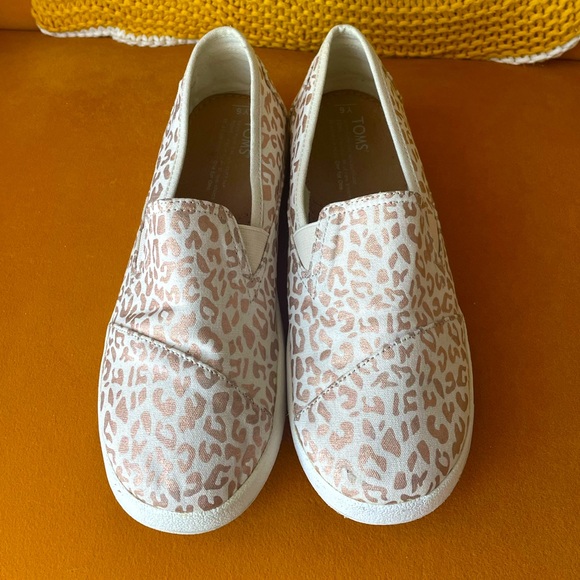 TOMS Gold and Cream Animal Print Alpargata - Size Youth 6/EU 39 - Picture 3 of 5